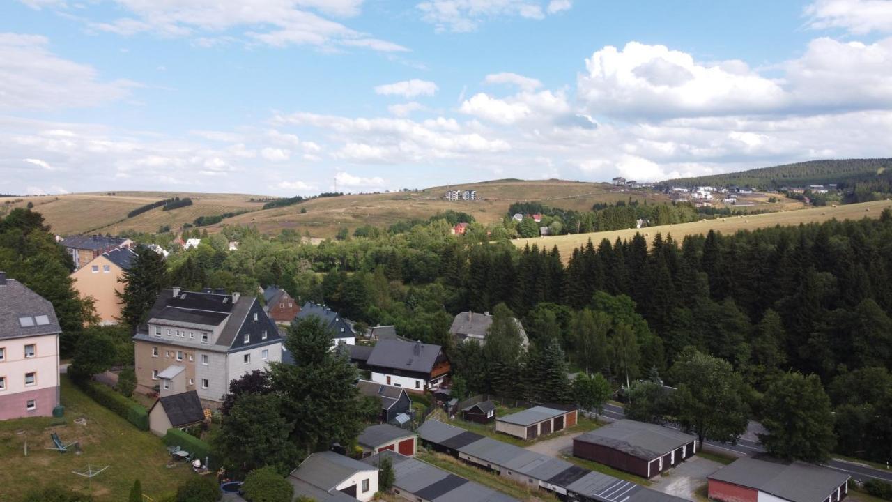 Ferienwohnungen Zauberberg, Schneehase & Glitzerhirsch Oberwiesenthal Luaran gambar